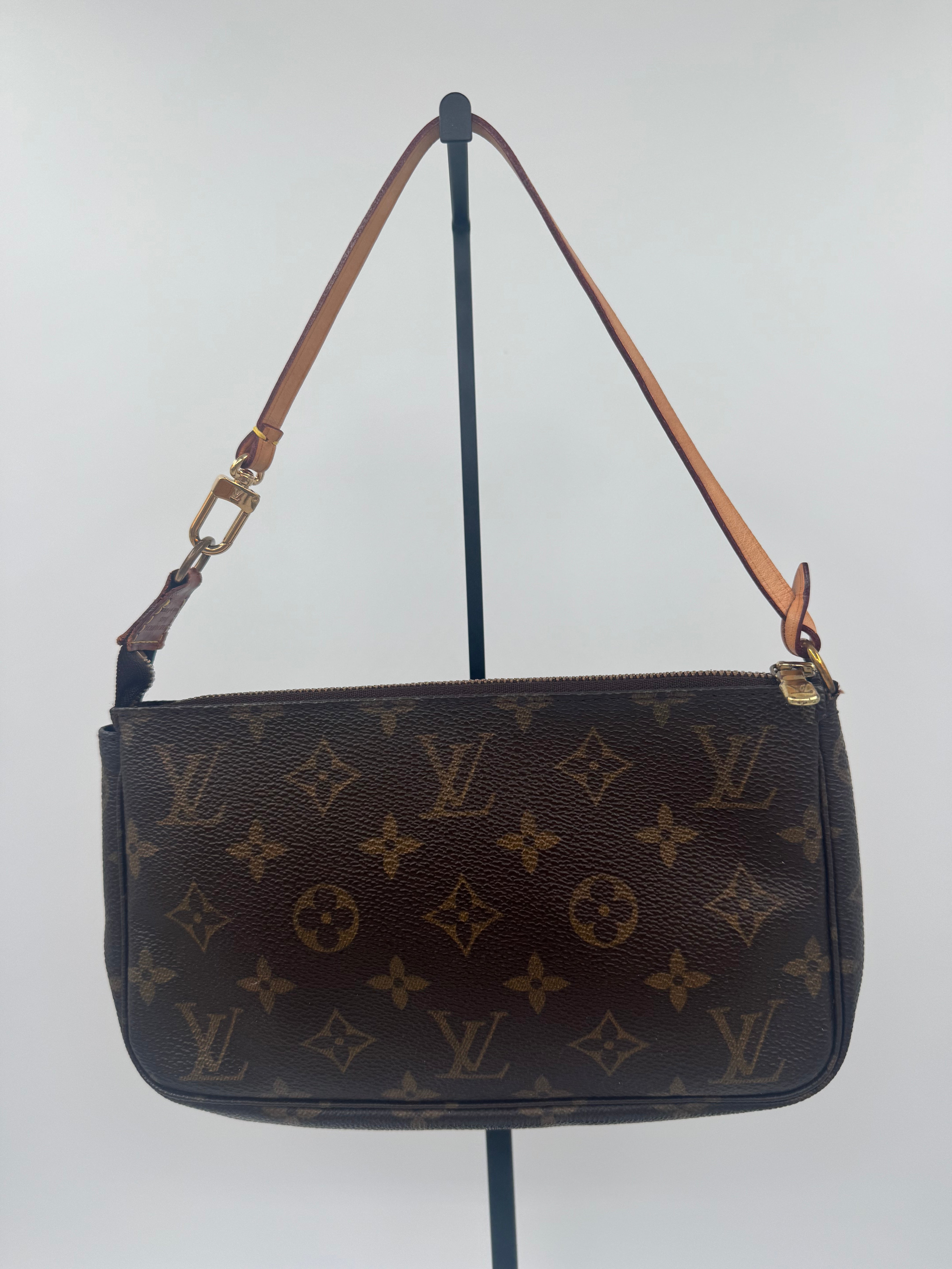 Louis Vuitton Pochette Monogram