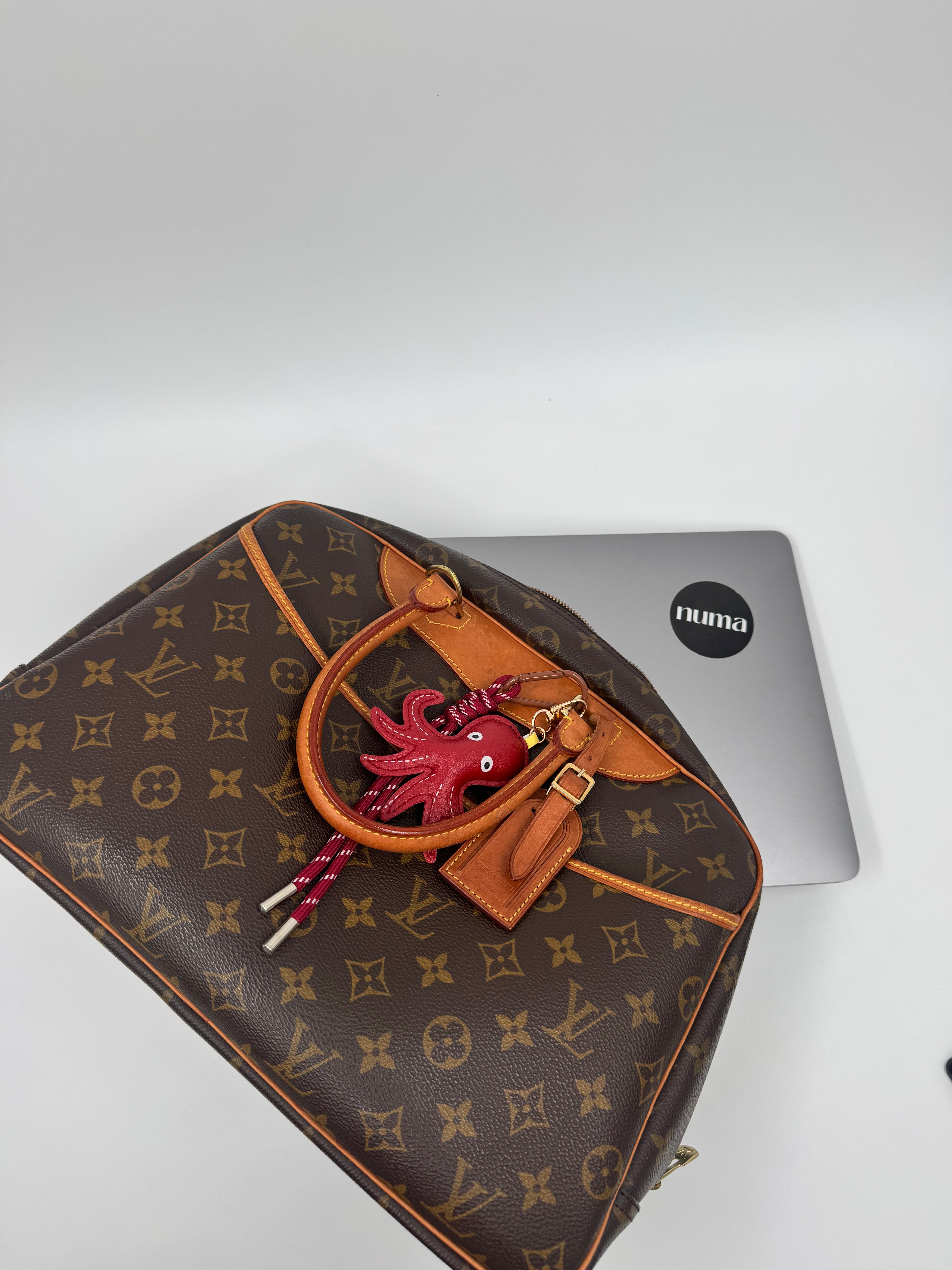 Louis Vuitton Deauville Monogram