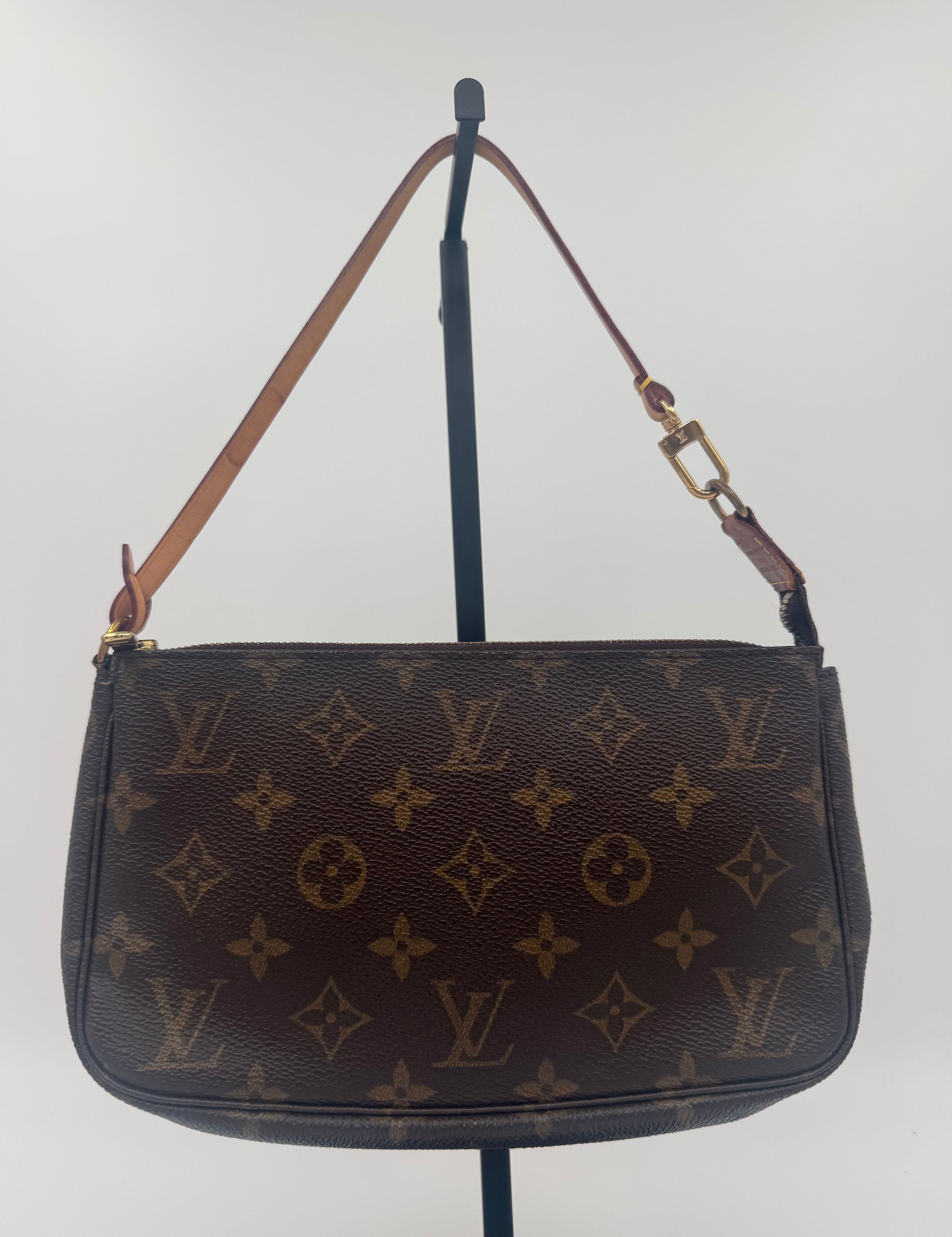 Louis Vuitton Pochette Monogram