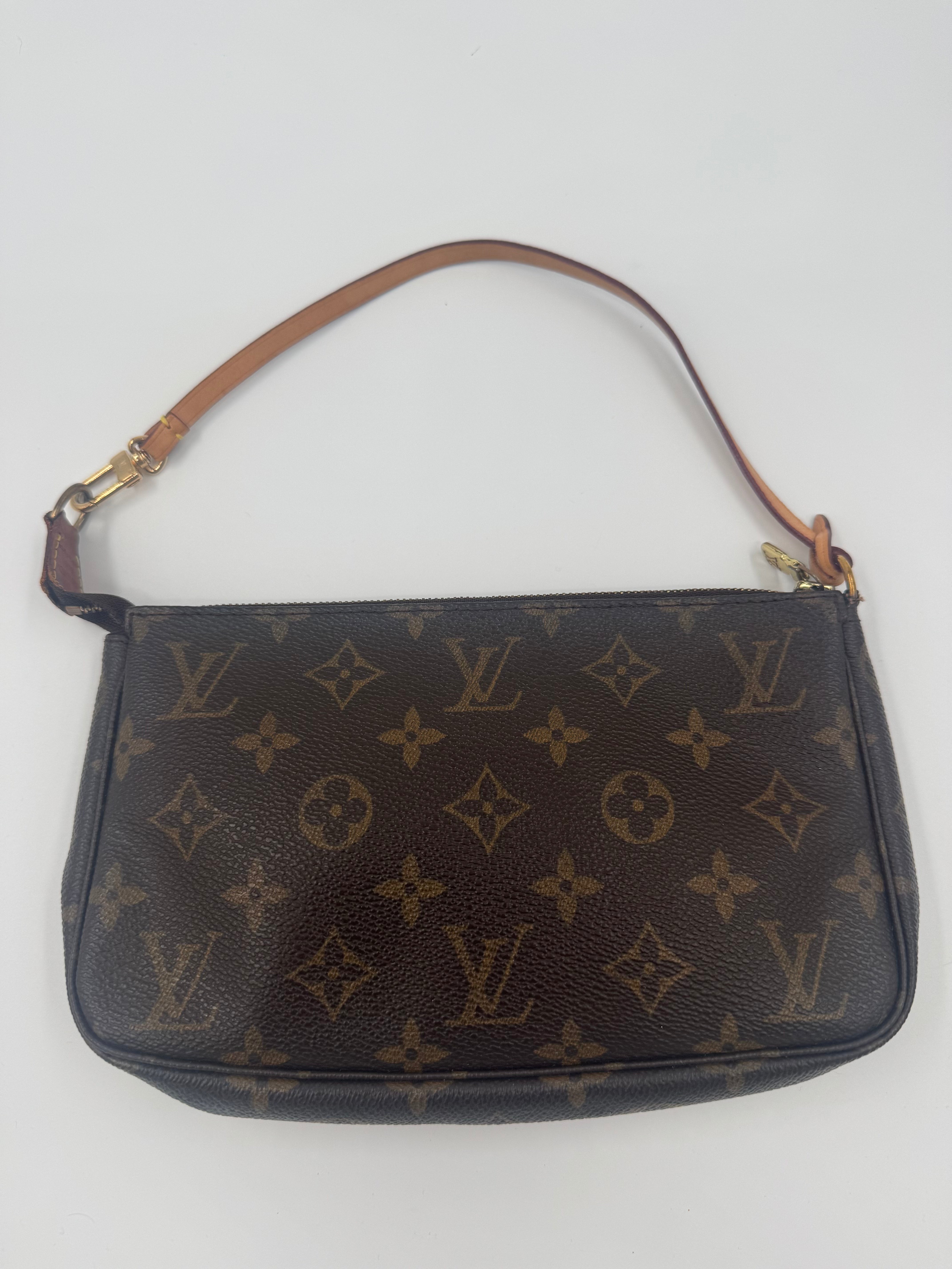 Louis Vuitton Pochette Monogram